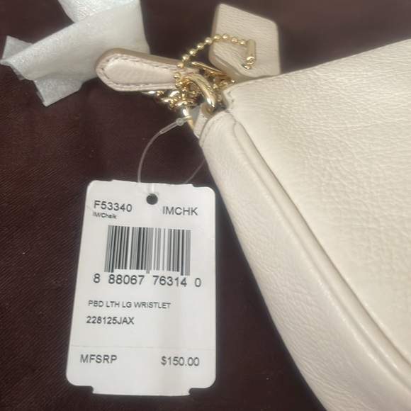Coach cream colored Chain Handle Wristlet ,Dust Bag FREE 2 PR EARRINGS ALL NWTS - Picture 8 of 10